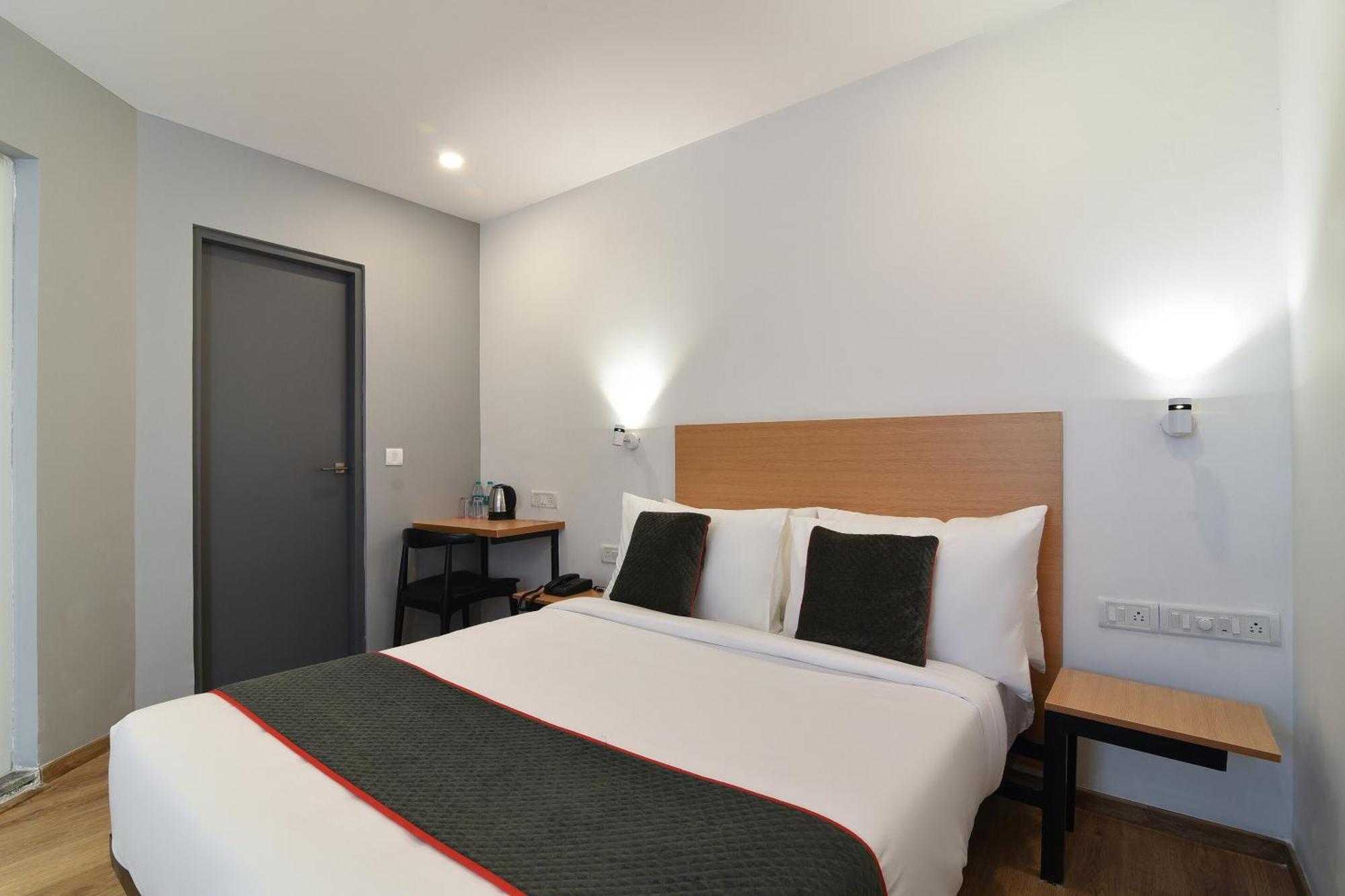 Super Townhouse Spruce Hotels Bellandur Bangalore Eksteriør billede